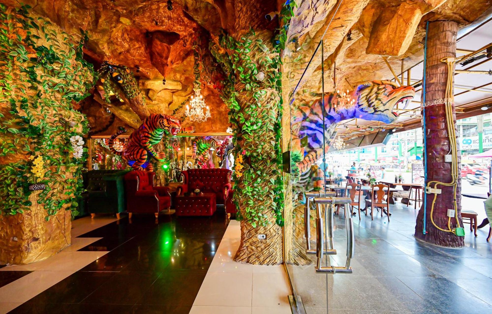 Tiger Complex Hotel Patong Ngoại thất bức ảnh