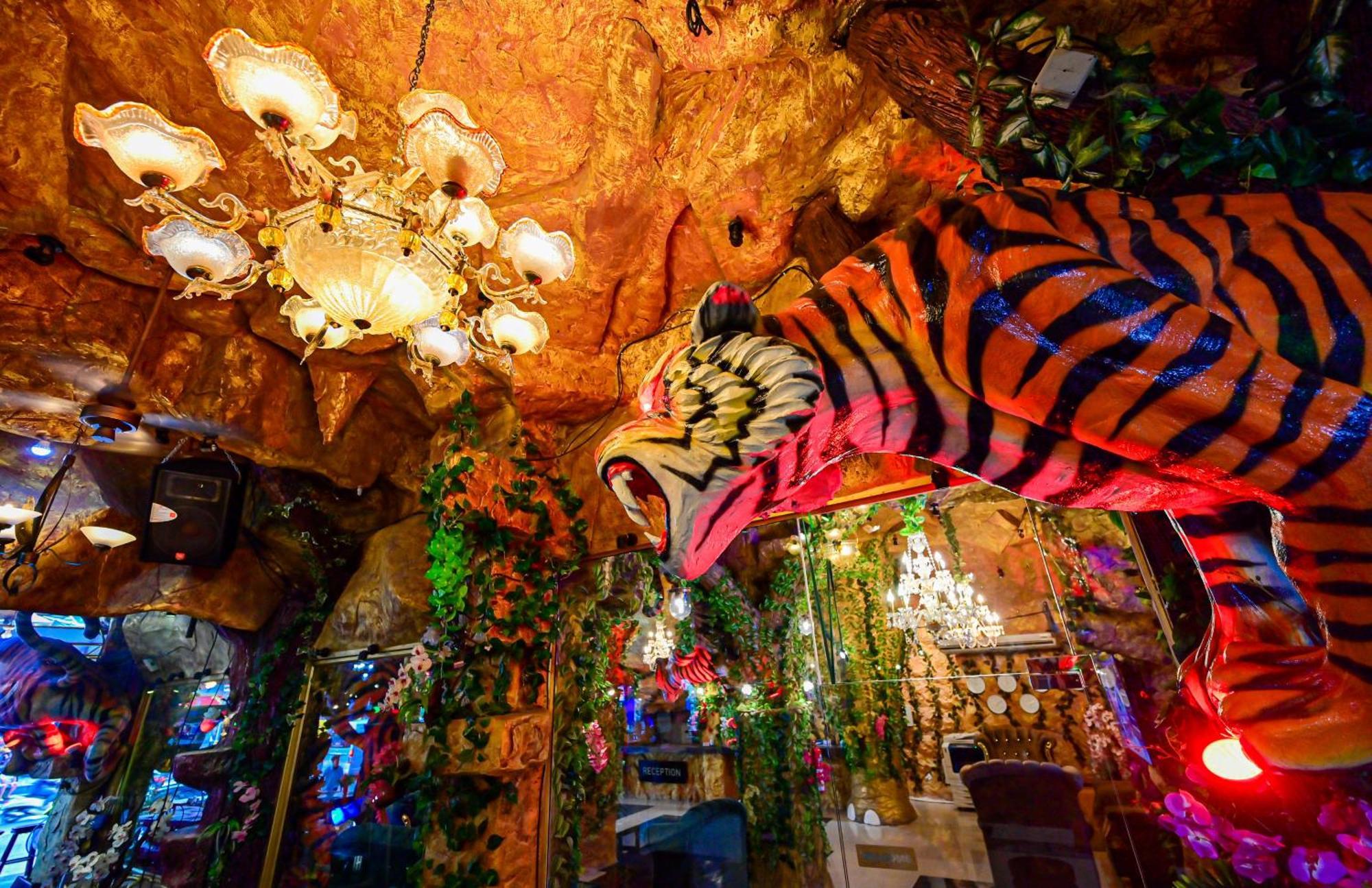 Tiger Complex Hotel Patong Ngoại thất bức ảnh