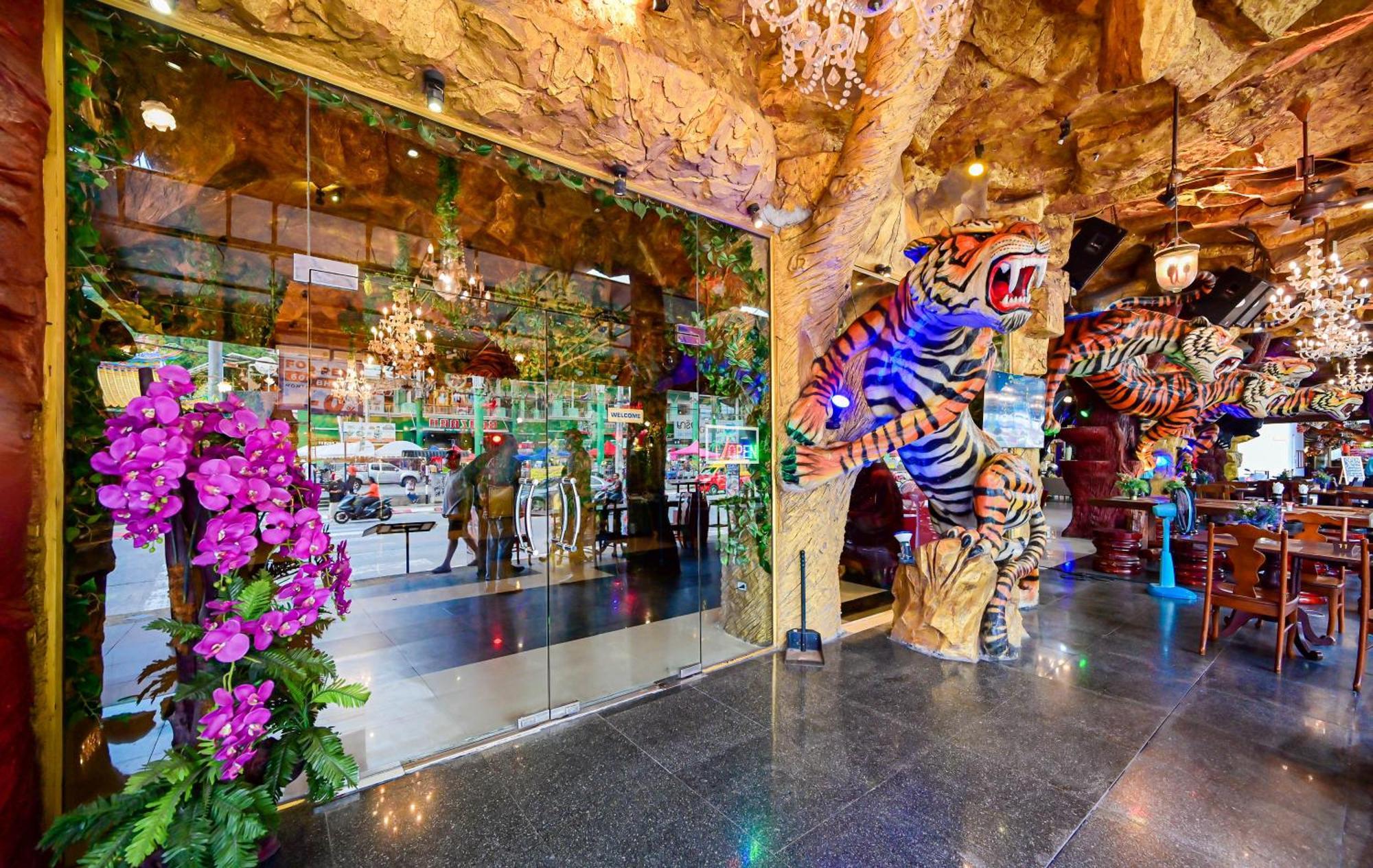 Tiger Complex Hotel Patong Ngoại thất bức ảnh