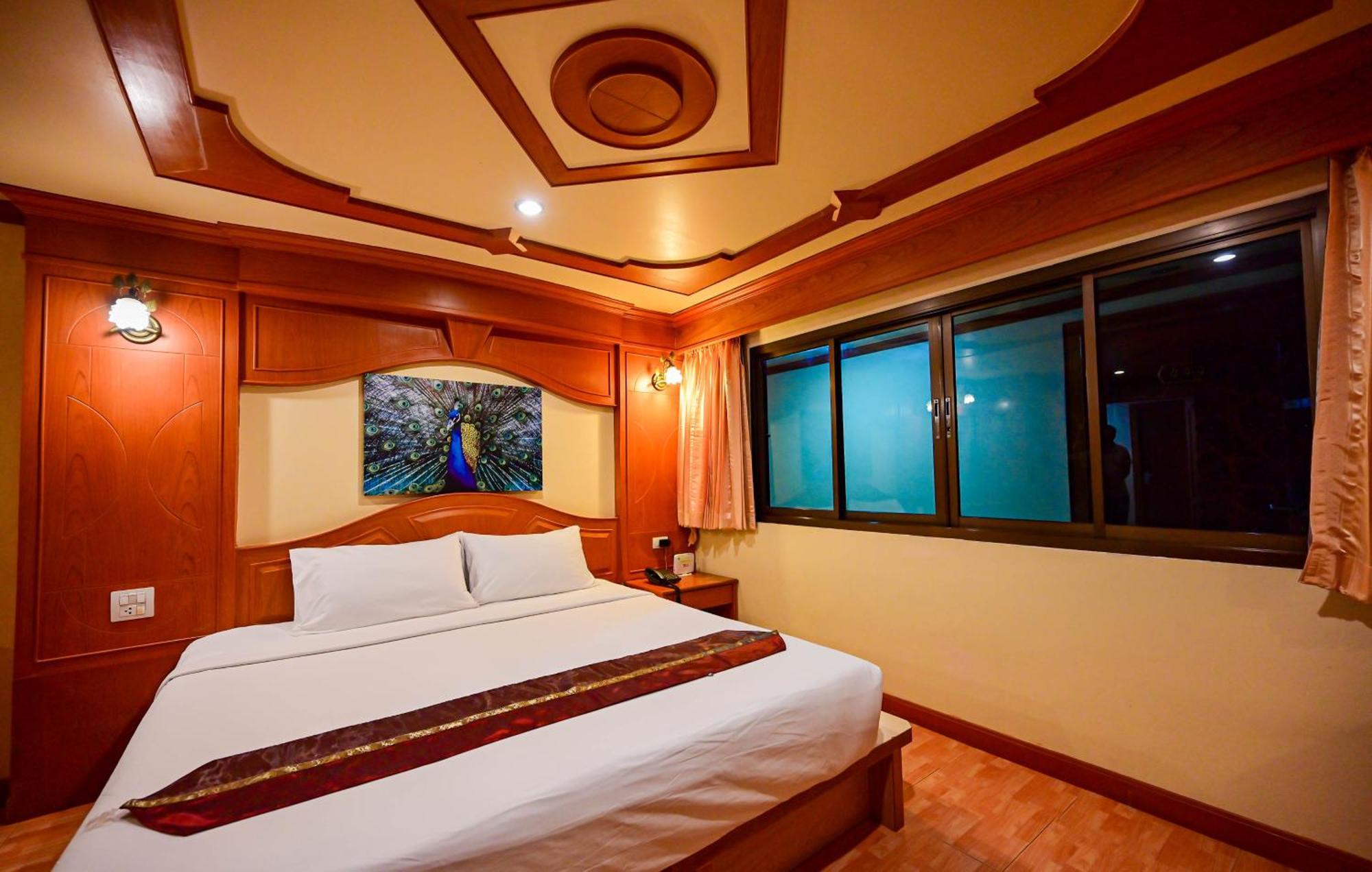 Tiger Complex Hotel Patong Ngoại thất bức ảnh