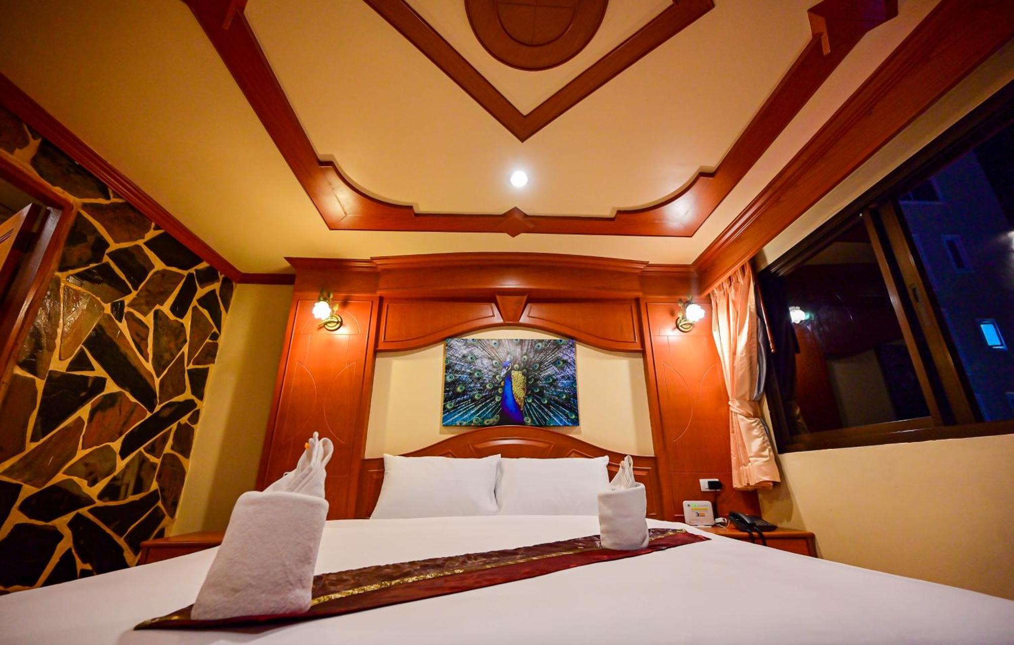Tiger Complex Hotel Patong Ngoại thất bức ảnh