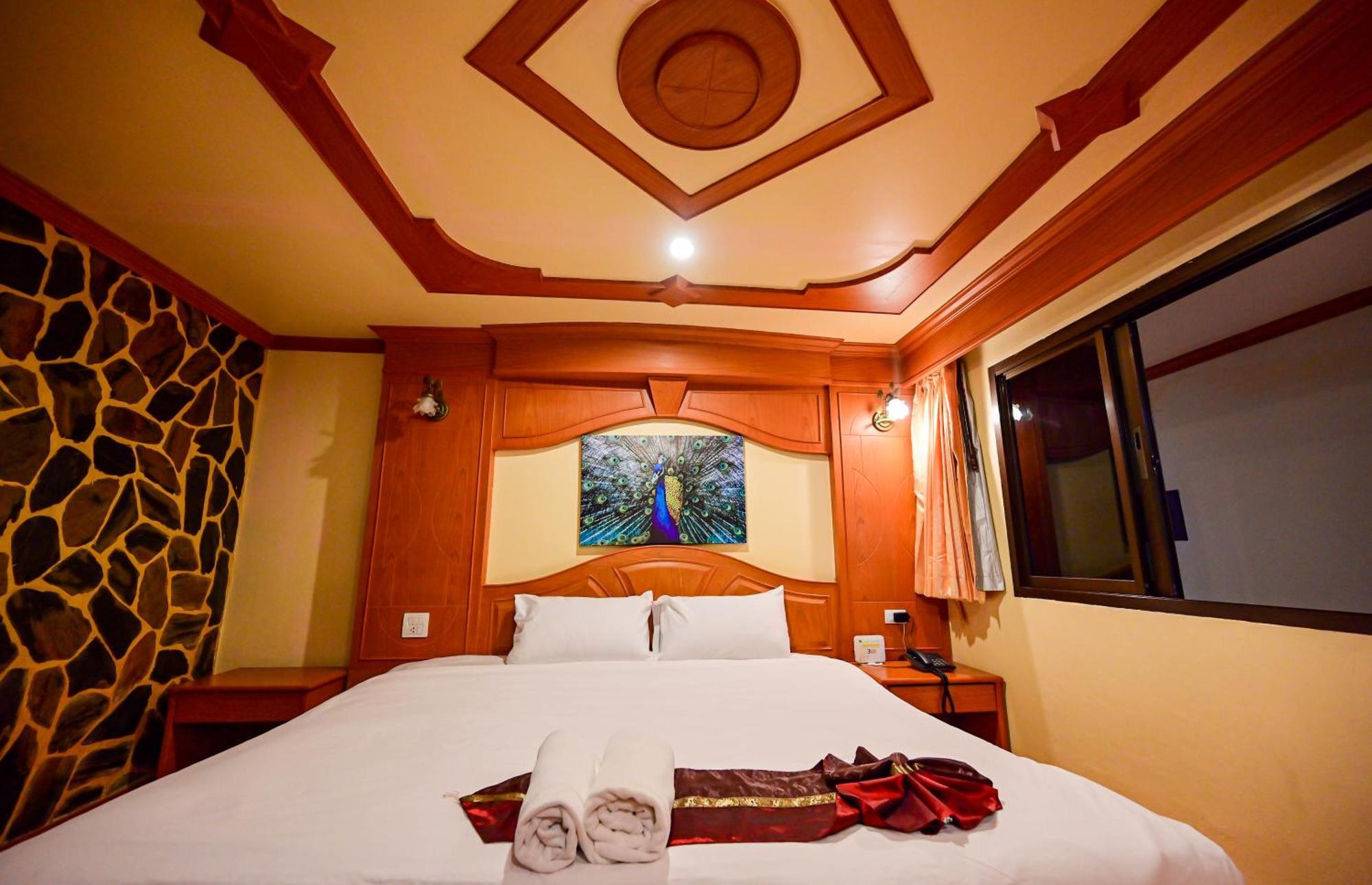Tiger Complex Hotel Patong Ngoại thất bức ảnh