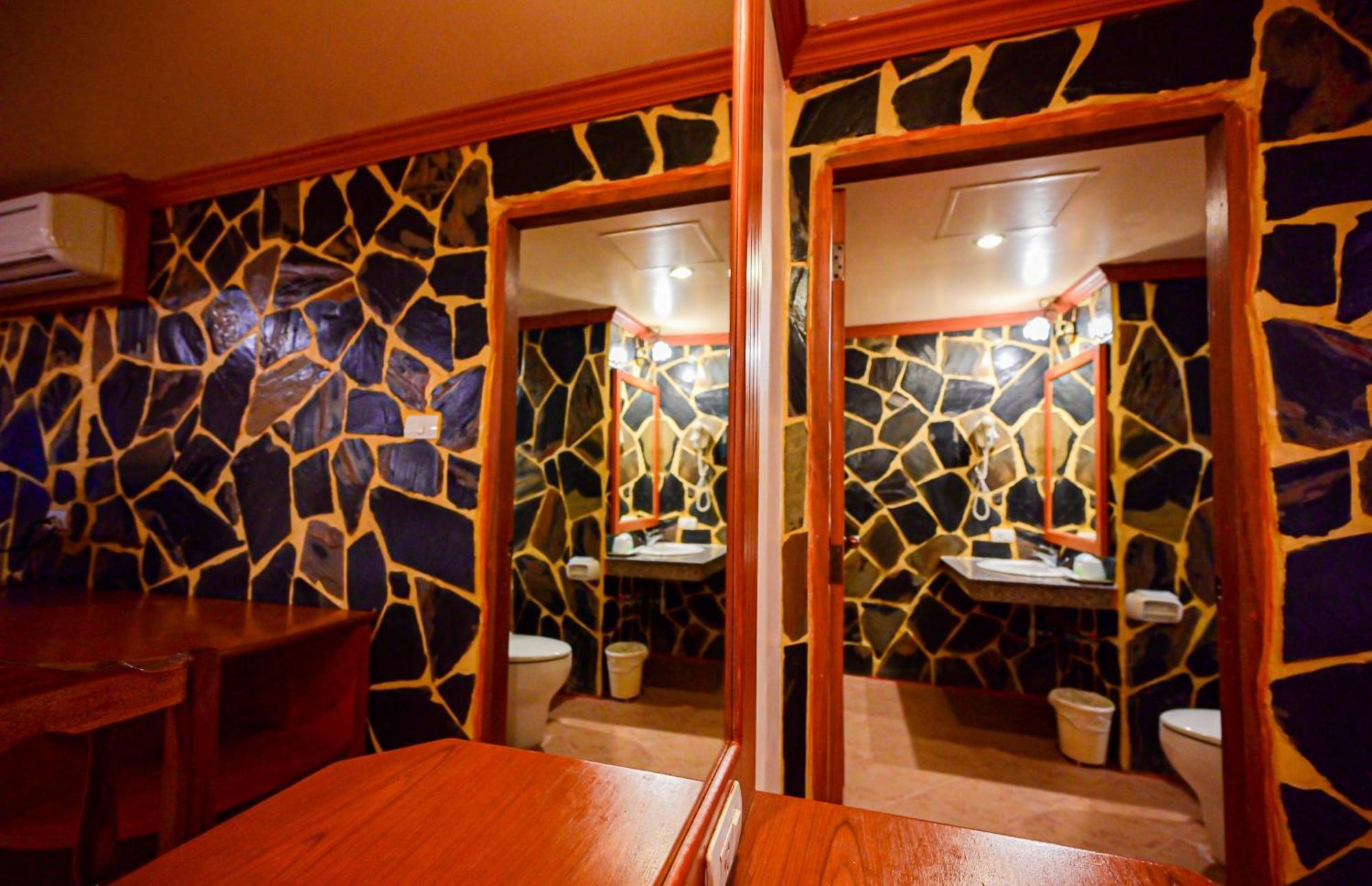 Tiger Complex Hotel Patong Ngoại thất bức ảnh